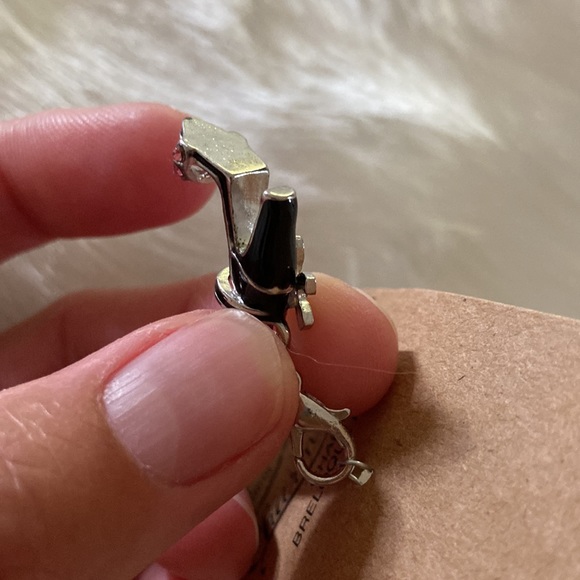 New! Michael’s stiletto charm - Picture 3 of 3